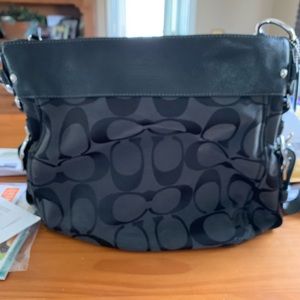 Closet Cleanout***Authentic Coach Shoulder Bag